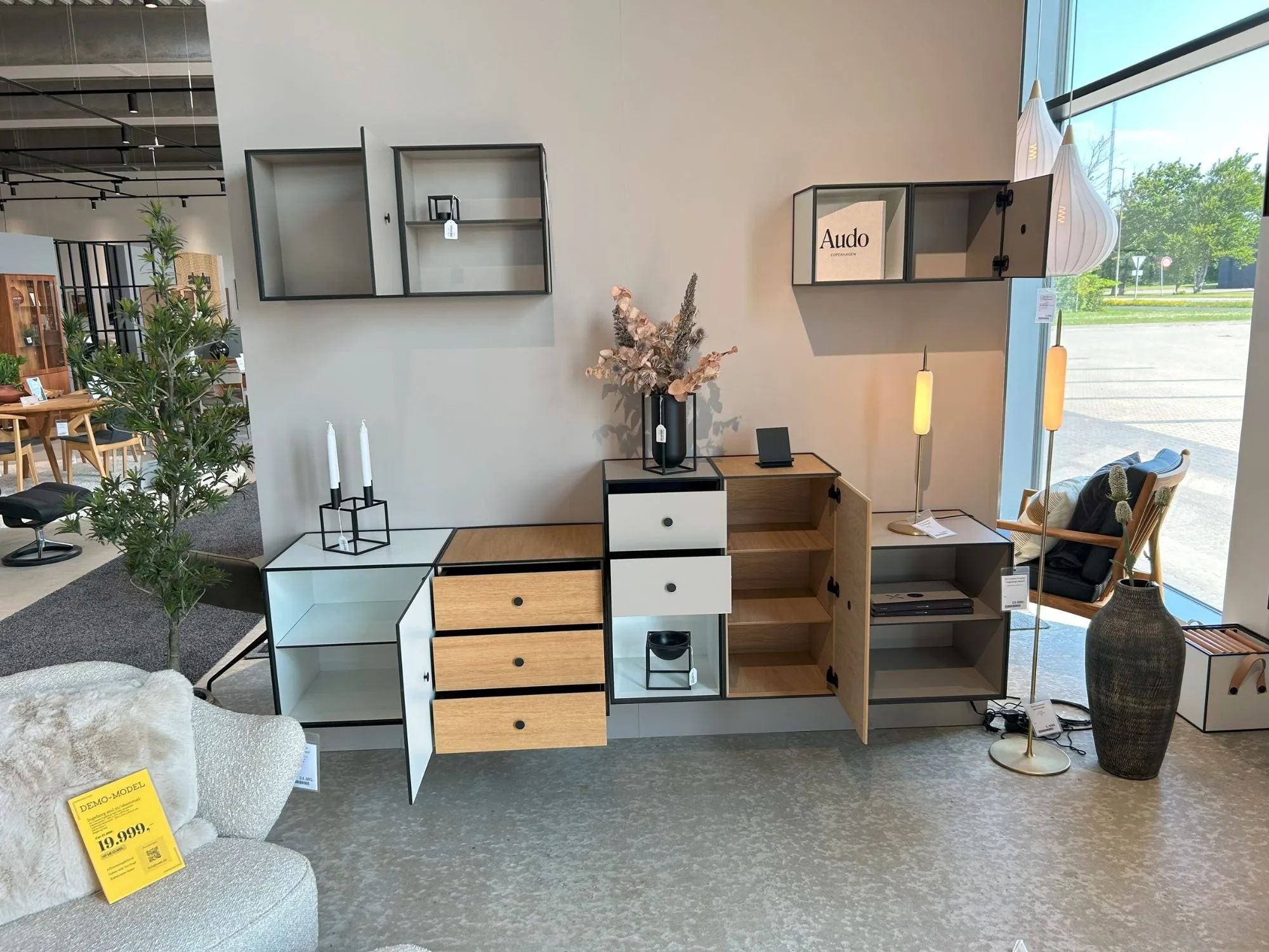 DEMO MODEL - Audo Copenhagen Frame komplet reolvæg - AFHENTNINGSTILBUD