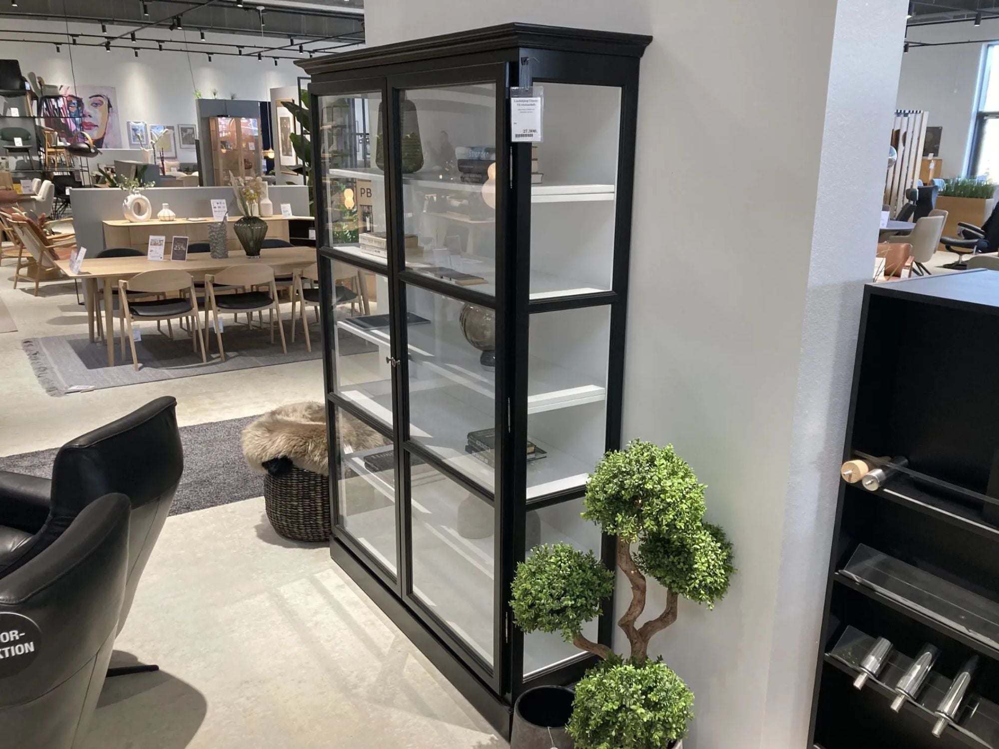 DEMO MODEL - Lindebjerg Design Classic V2 vitrineskab - AFHENTNINGSTILBUD