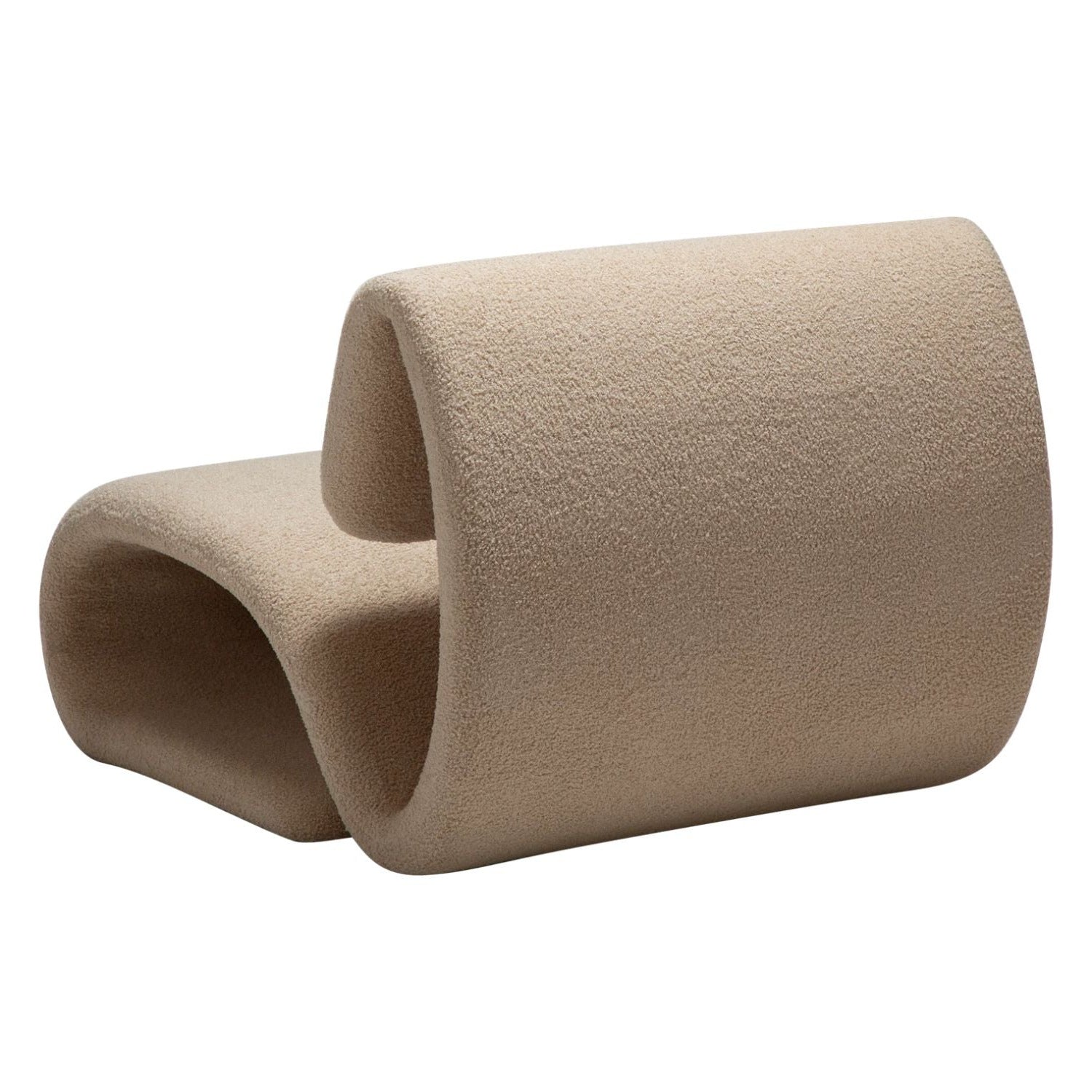Dan-Form Dubna loungestol – Frosted Almond bouclé, skråt bagfra