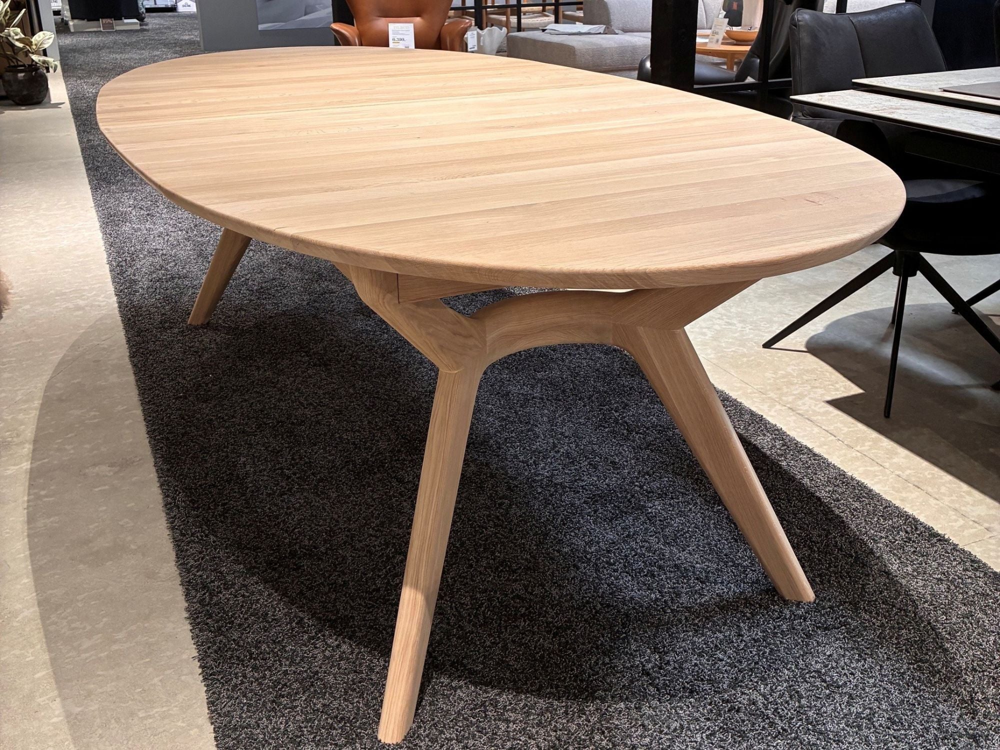 DEMO MODEL - Kristensen Amelia bådformet spisebord - AFHENTNINGSTILBUD