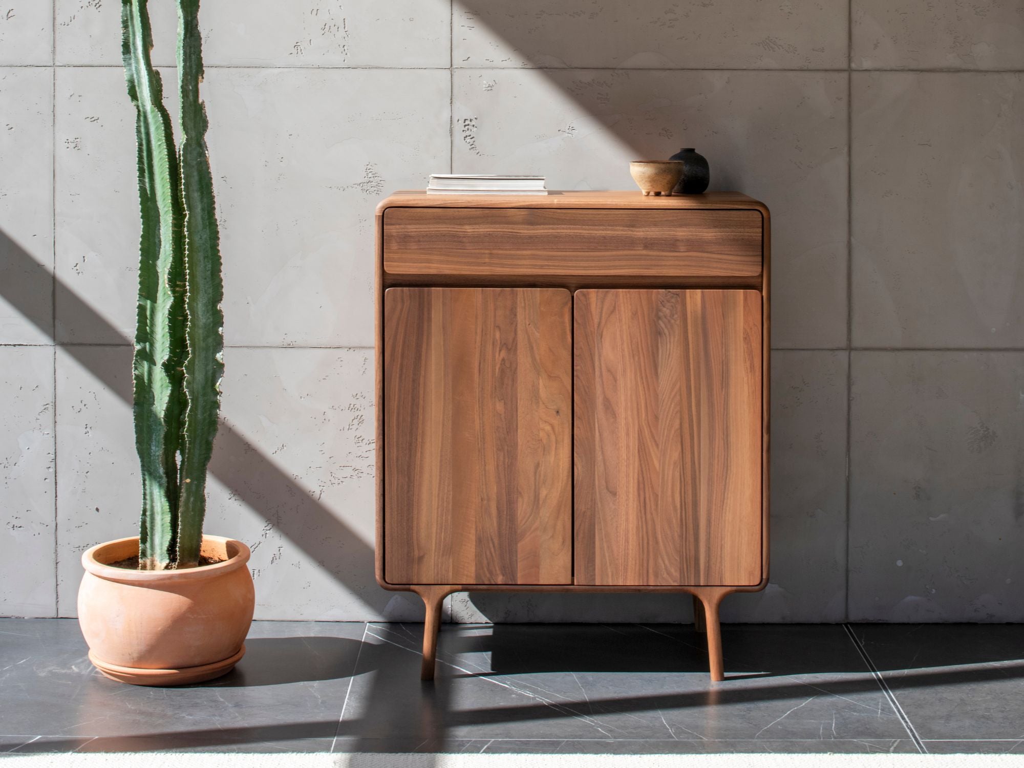 Fawn highboard