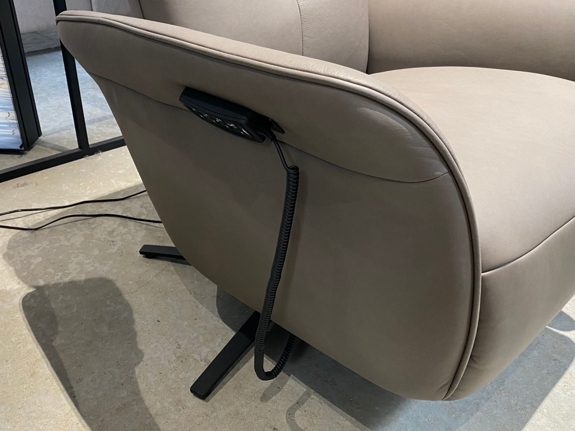 Easyswing 7356 lænestol m. recliner og løftefunktion