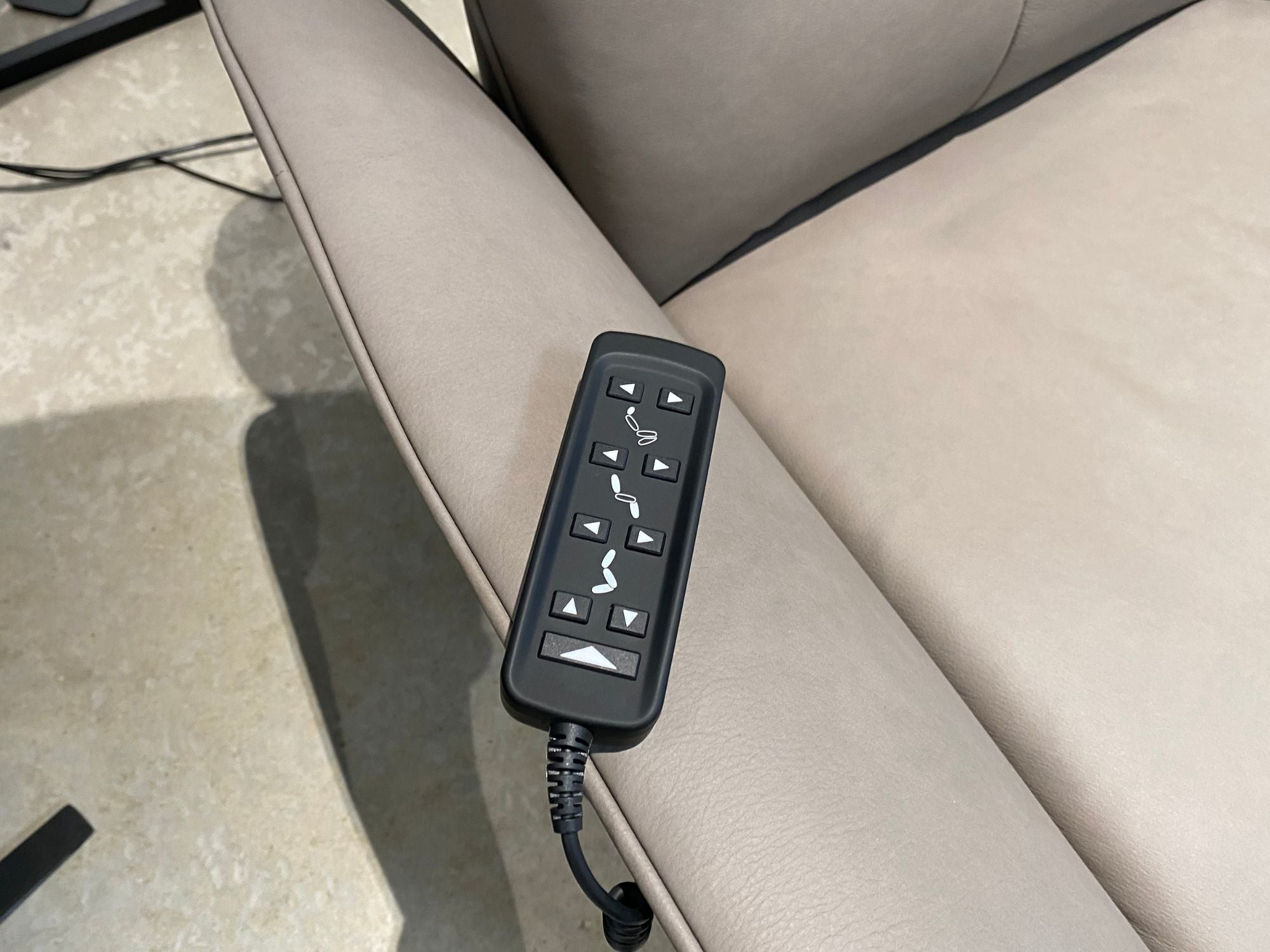 Easyswing 7356 lænestol m. recliner og løftefunktion