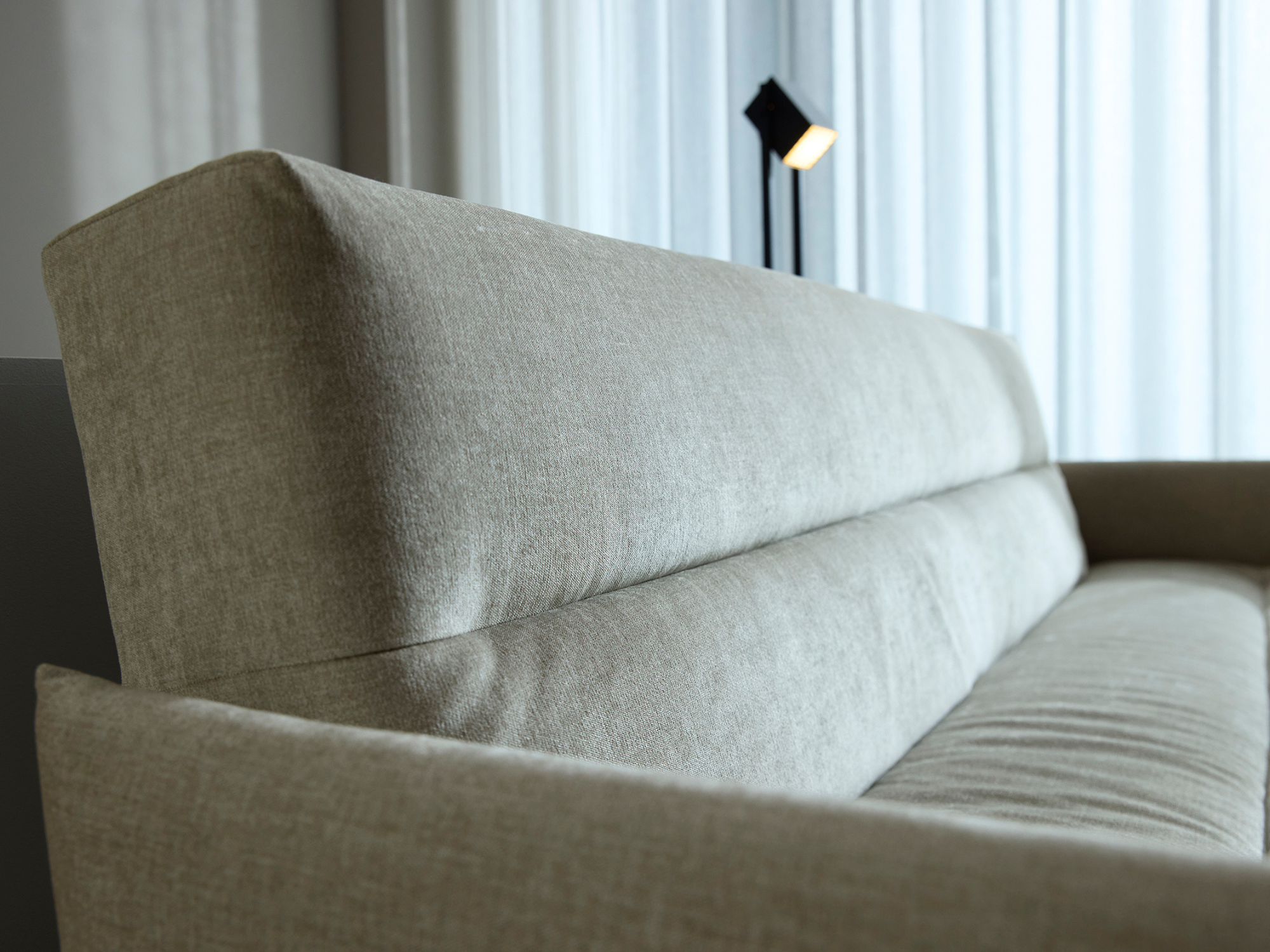 Jillis sovesofa m. armlæn
