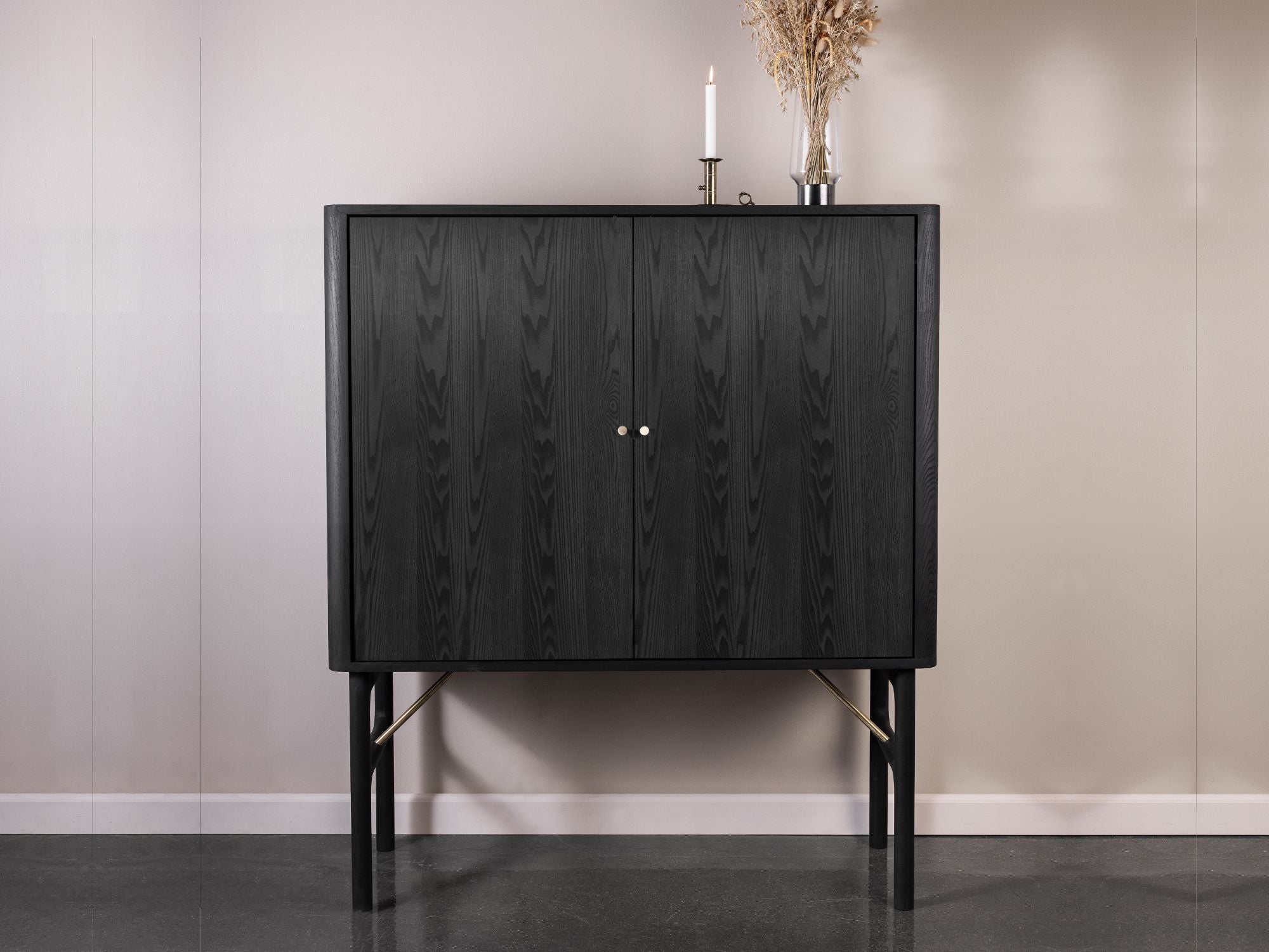 Ant highboard
