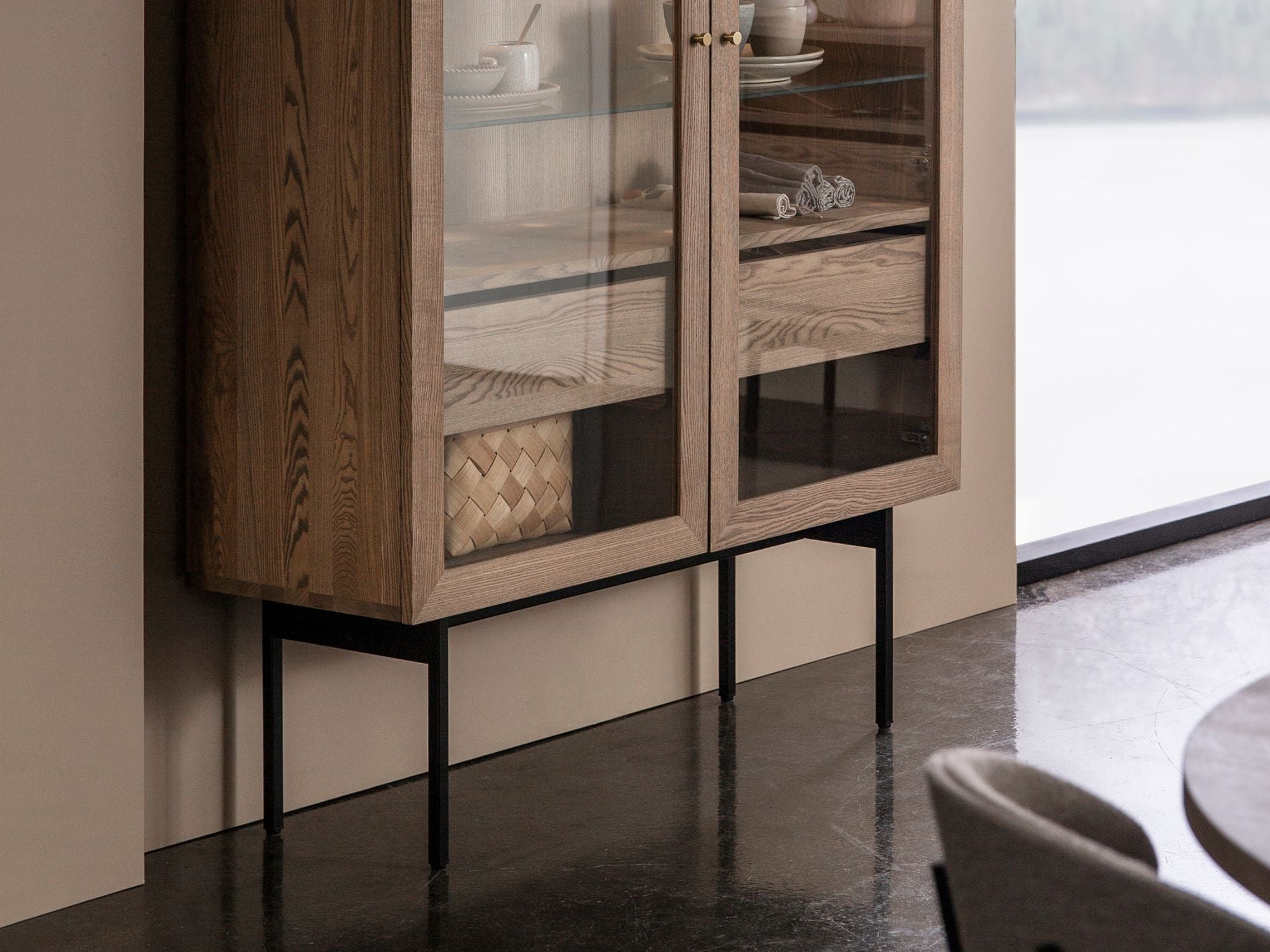 Monogram vitrine