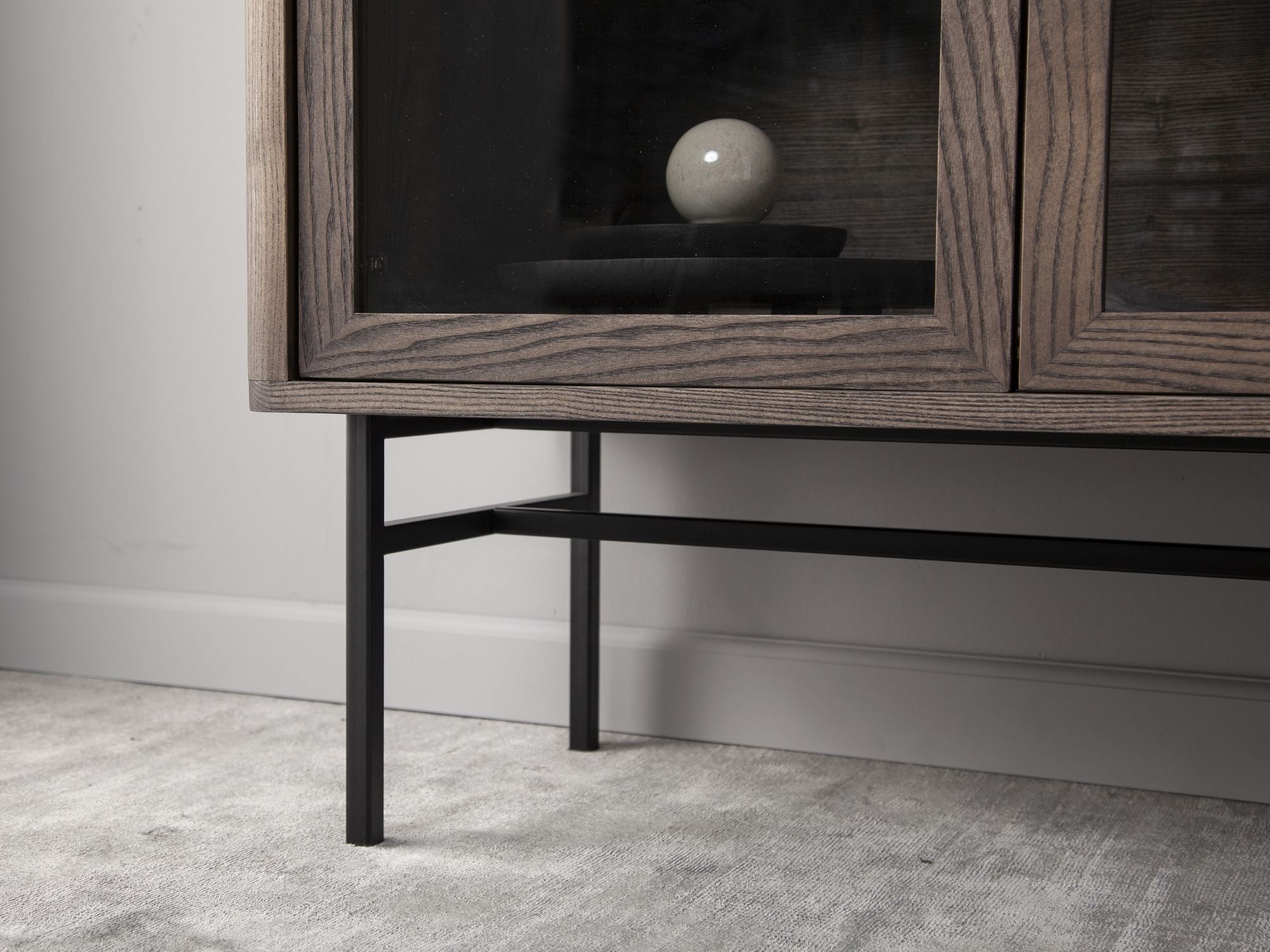 Velvet vitrine