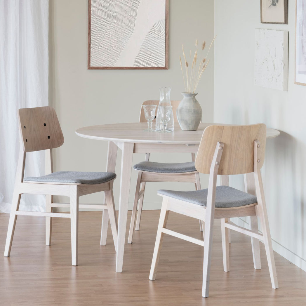 Rowico Filippa rundt spisebord i hvidpigmenteret eg
