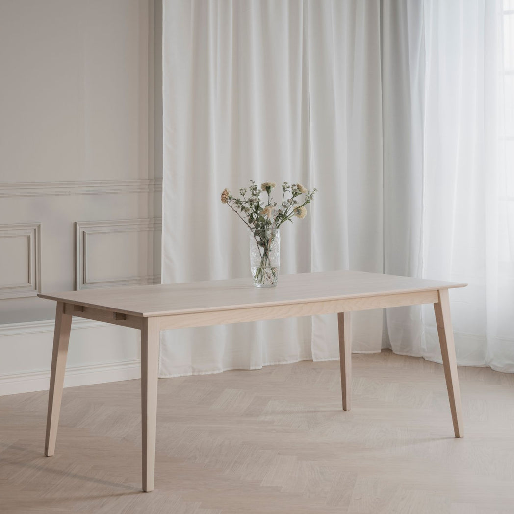 Rowico Filippa spisebord i hvidpigmenteret eg