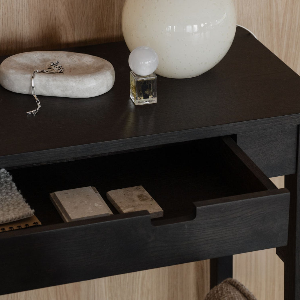 Rowico Garrison konsolbord i brunolieret eg