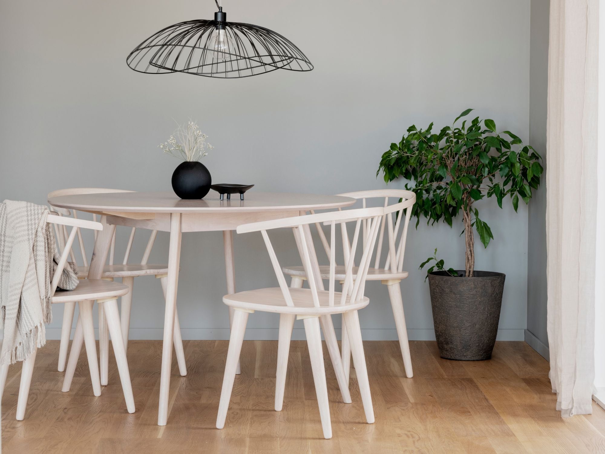 Yumi rundt spisebord