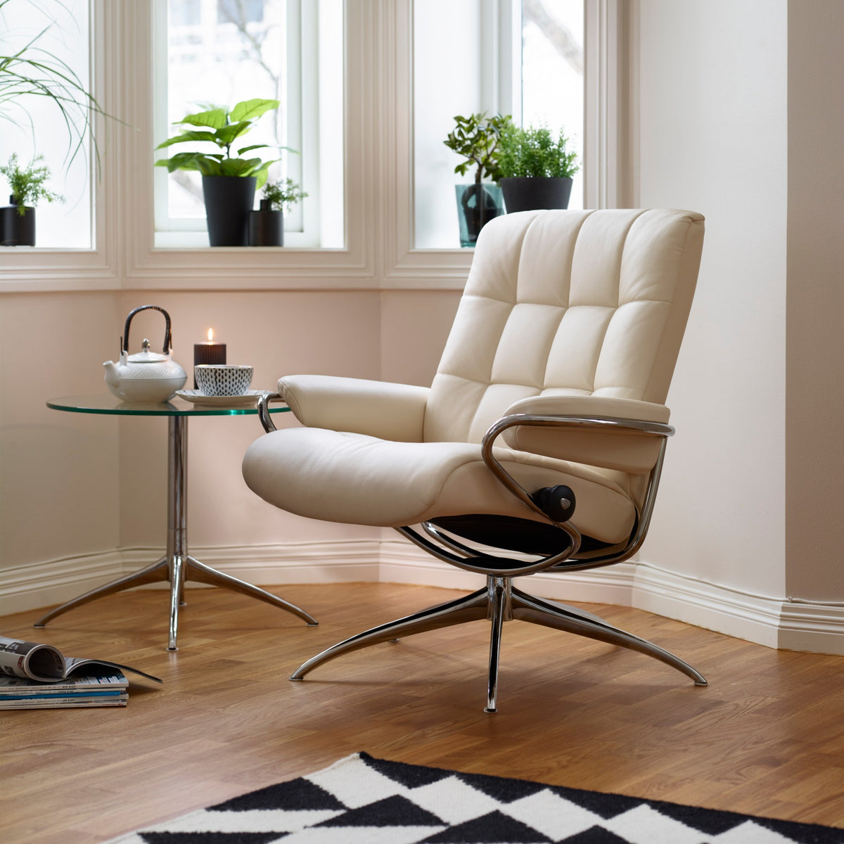 Stressless London Starbase lænestol lav ryg i Paloma Vanilla med chrome stel
