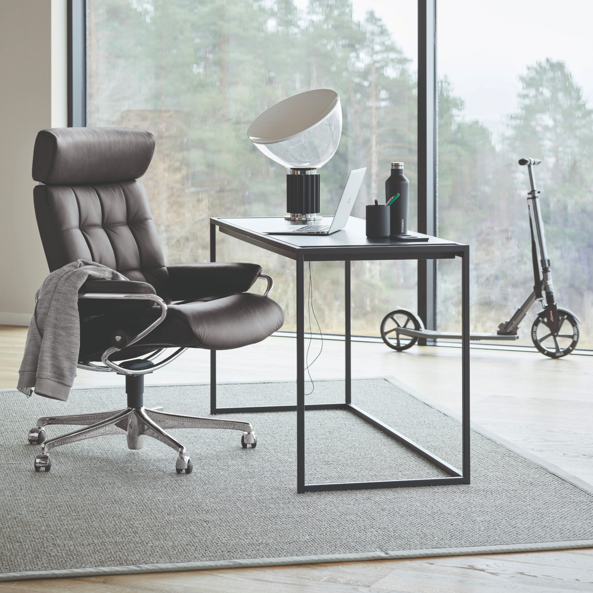 Stressless London kontorstol høj ryg i Paloma Black med chrome stel