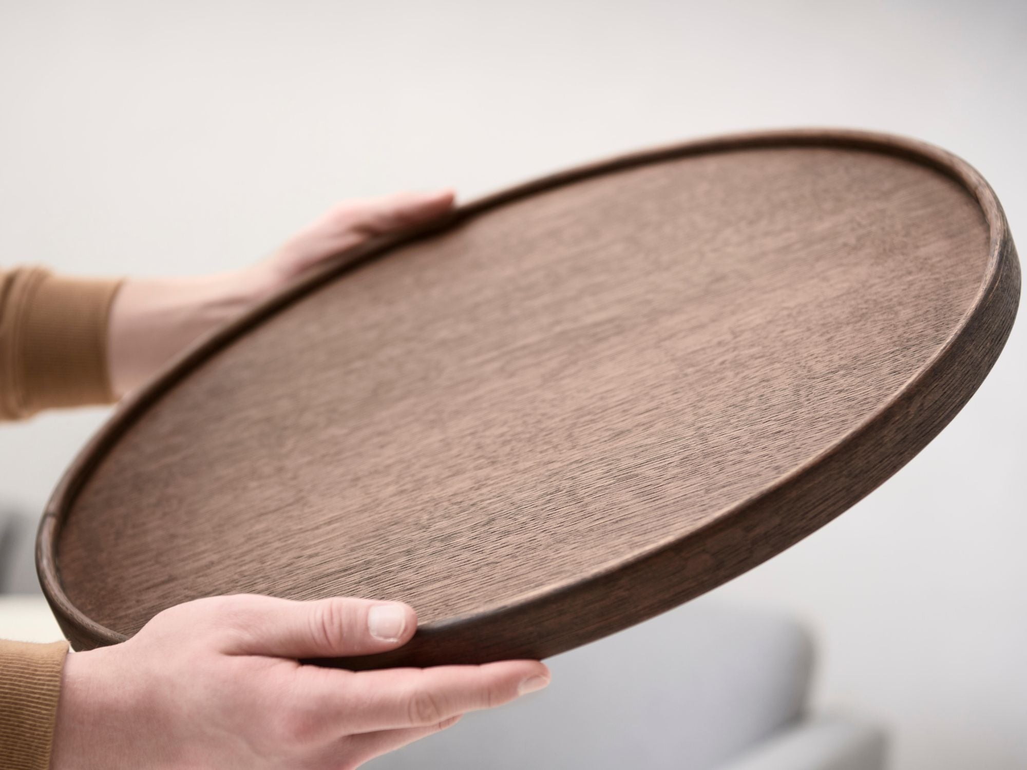 James rundt bakkebord