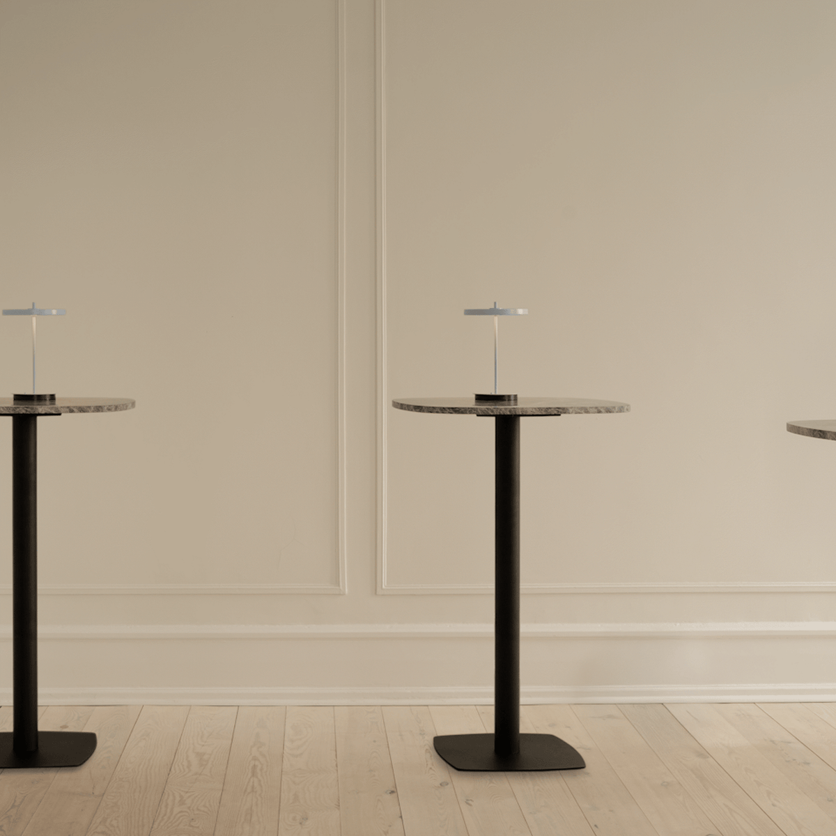 UMAGE Gather barbord – Emperador – miljøbillede
