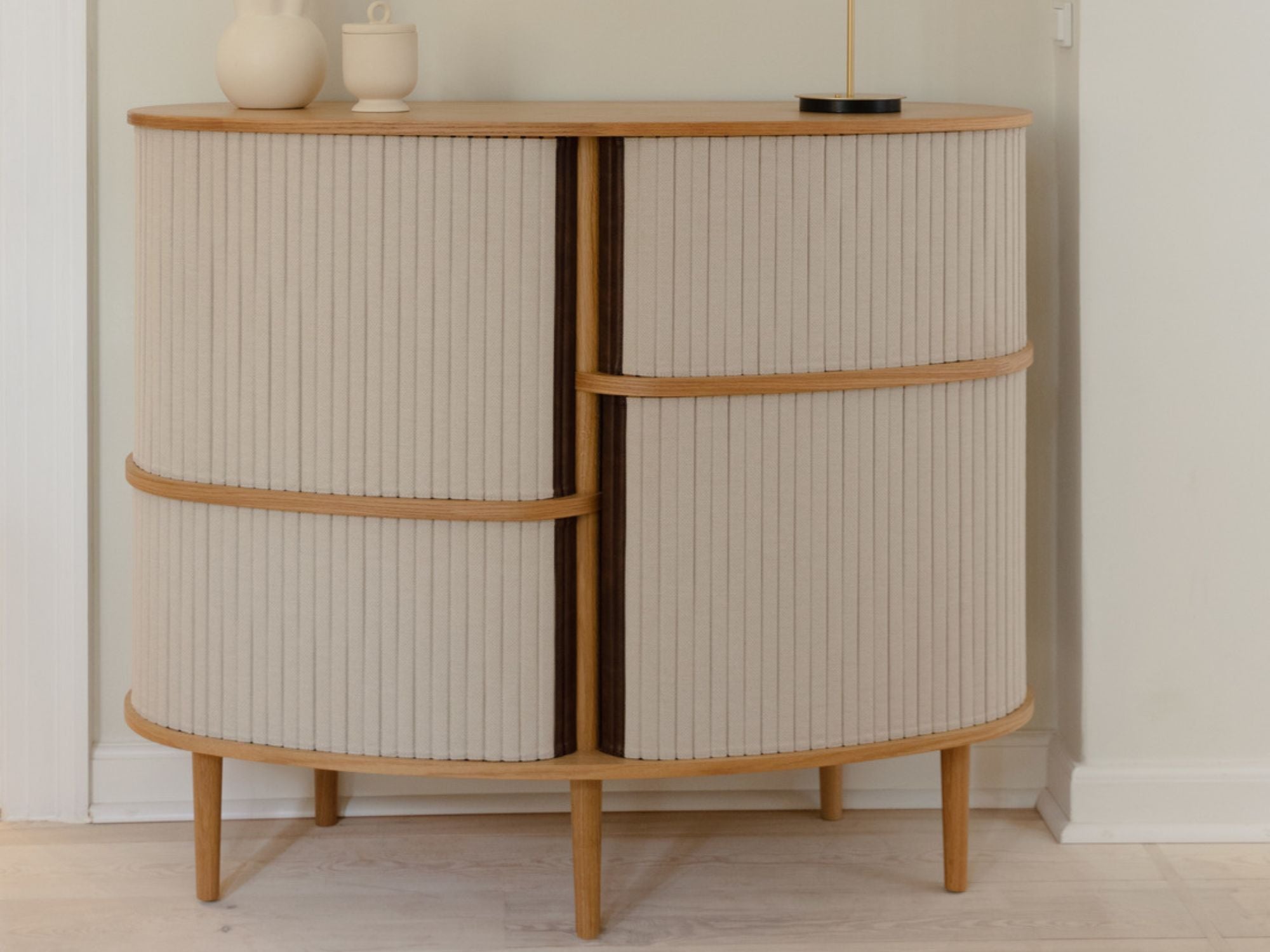 Audacious highboard