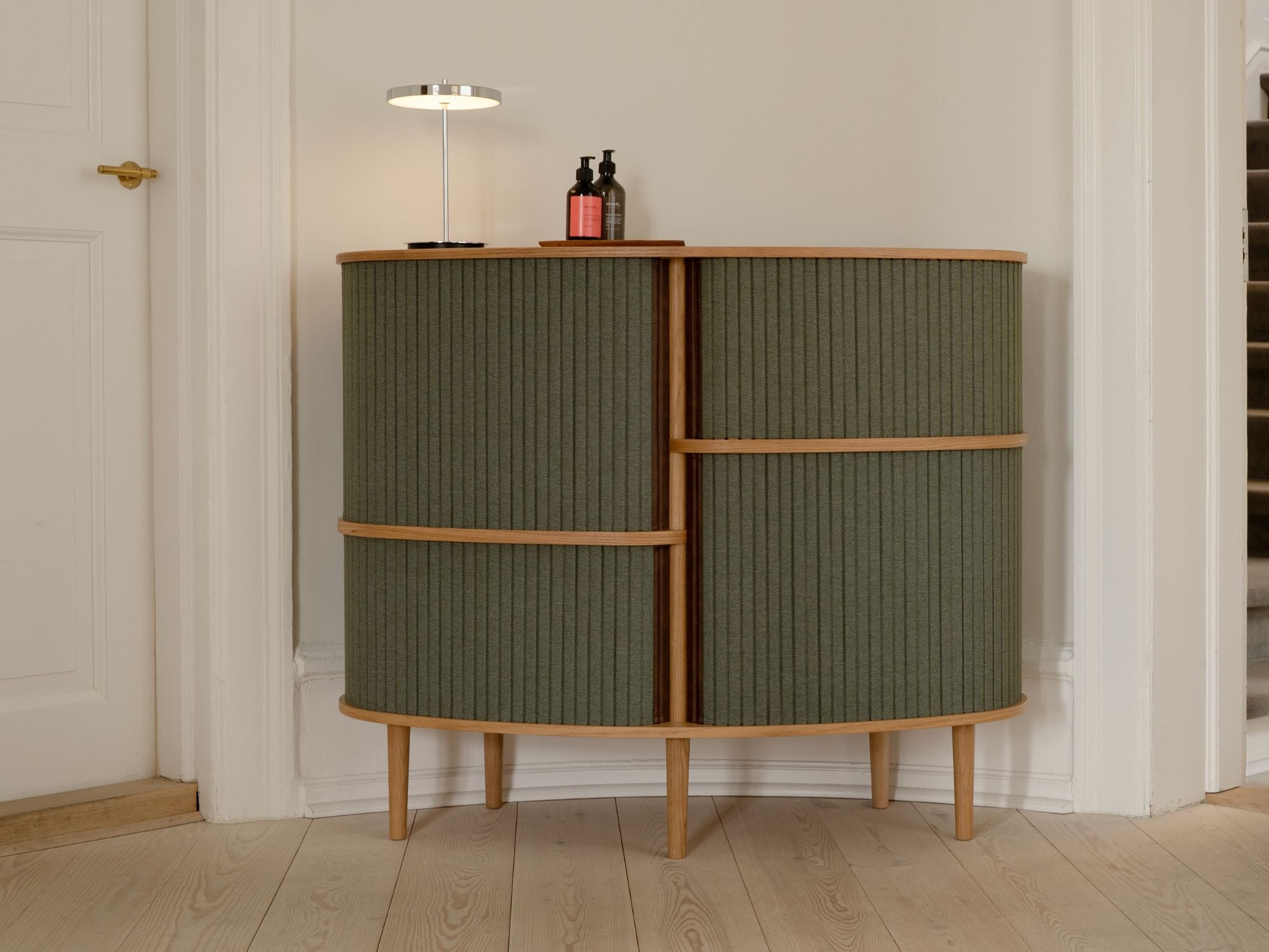 Audacious highboard