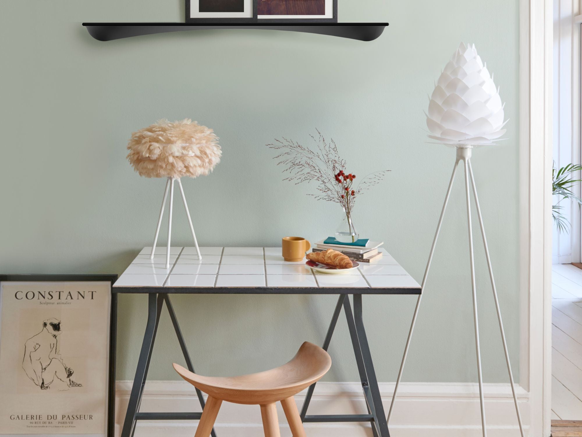 Eos Tripod table