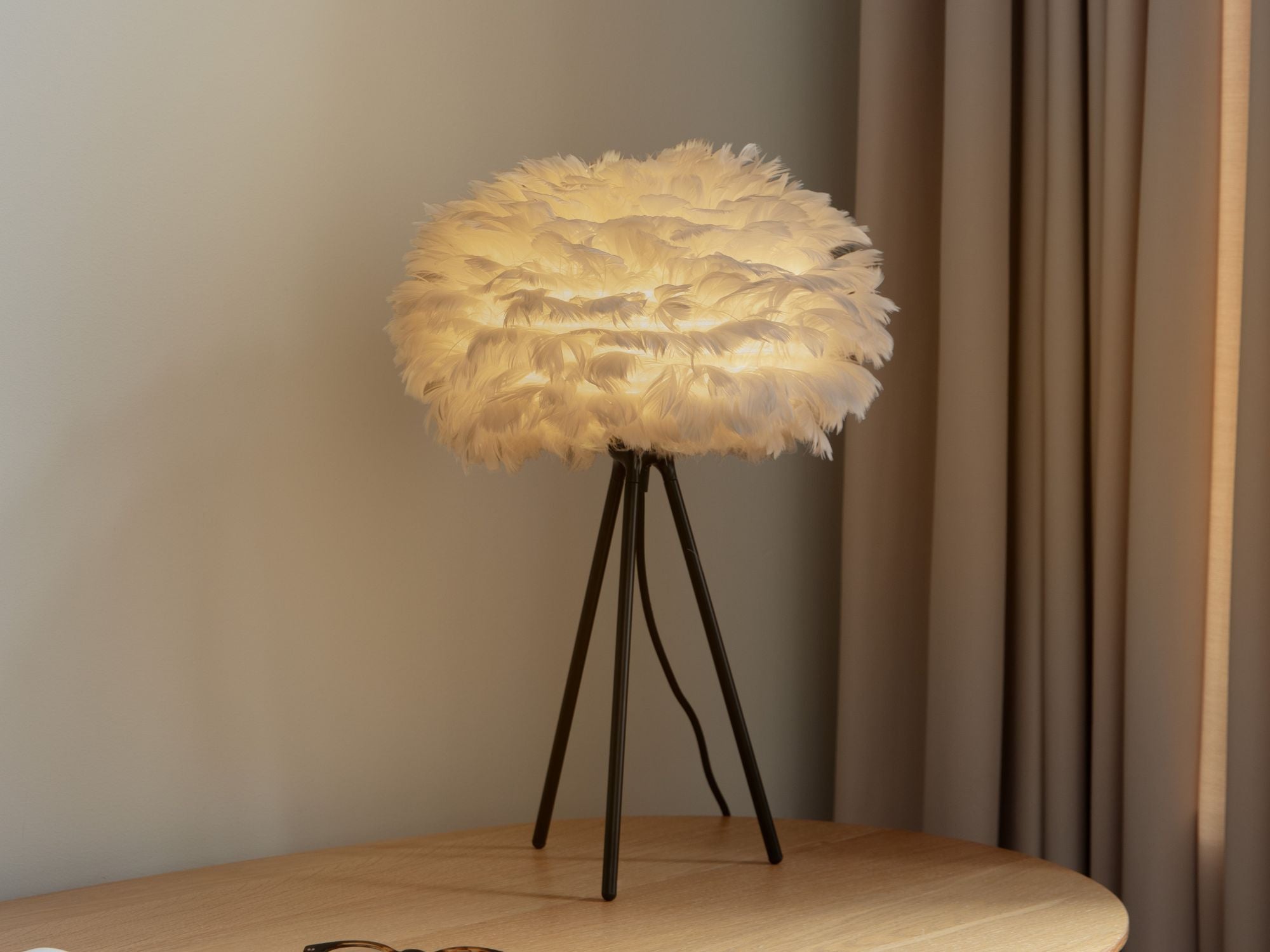 Eos Tripod table