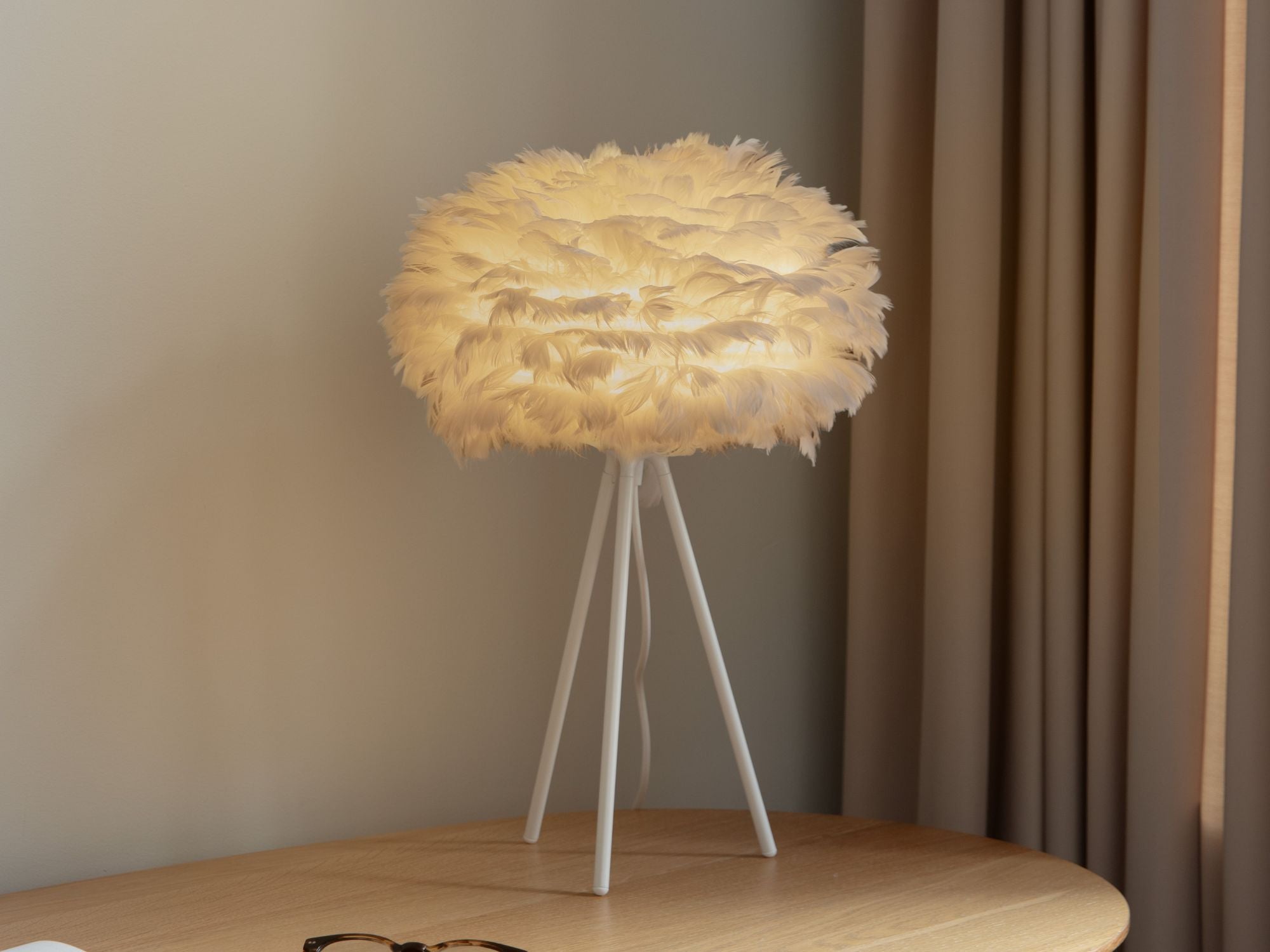 Eos Tripod table
