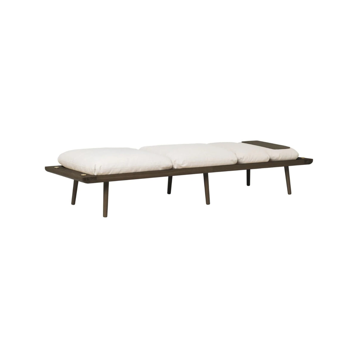 UMAGE Lounge Around daybed – Lakeret mørkbejdset eg / White Sands