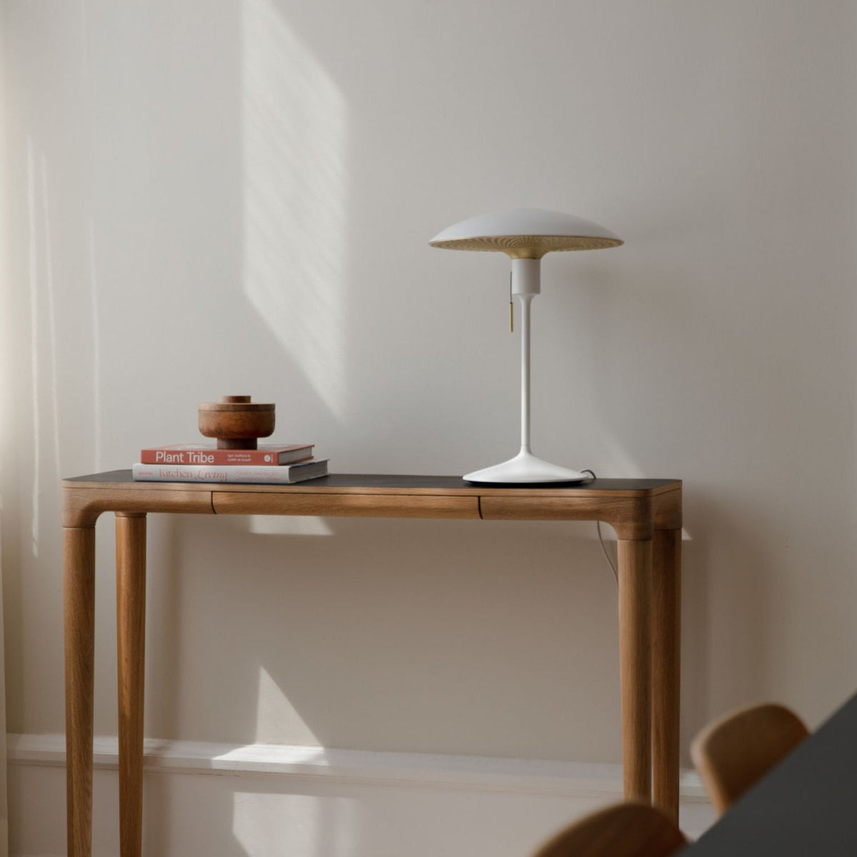 UMAGE Manta Ray bordlampe – miljøbillede