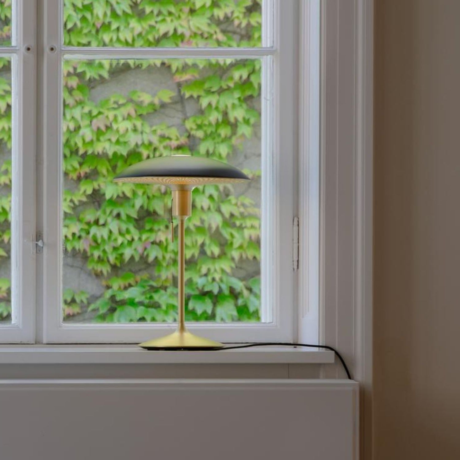 UMAGE Manta Ray bordlampe – miljøbillede