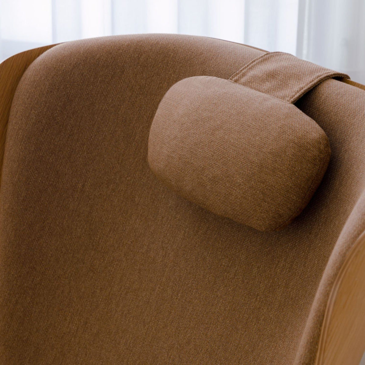 UMAGE Neck Rest – Sugar Brown – miljøbillede
