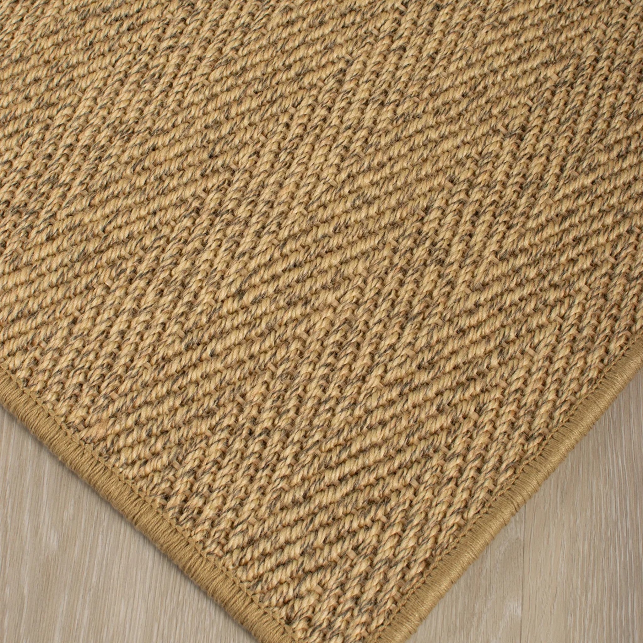 H.C. Tæpper Bolivia Herringbone tæppe i Light Oak – miljøbillede