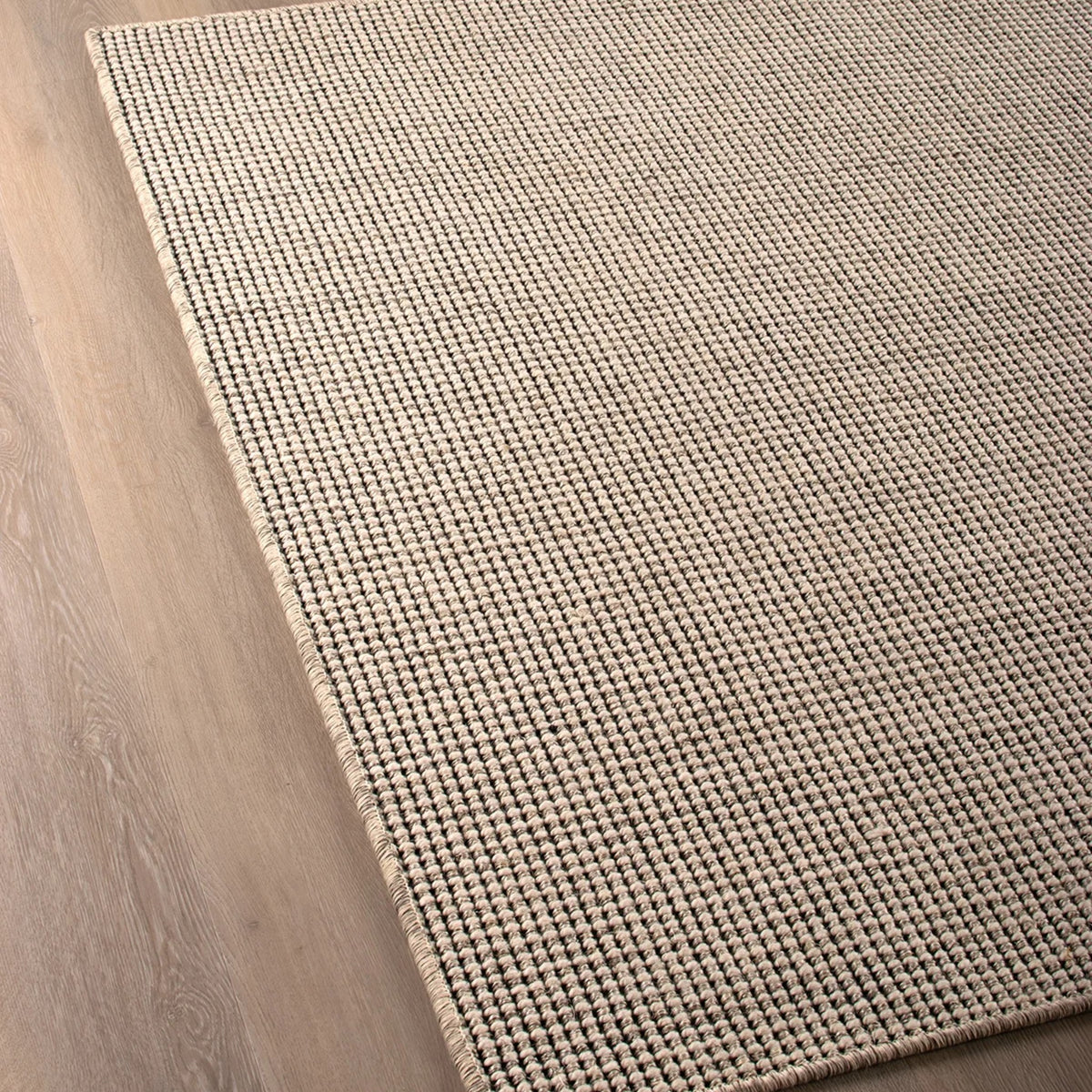 H.C. Tæpper Riva tæppe i Marble White – miljøbillede