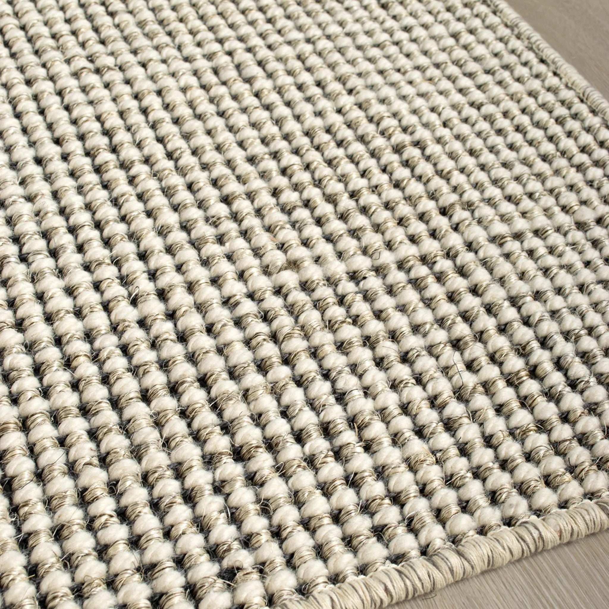 H.C. Tæpper Riva tæppe i Marble White – miljøbillede