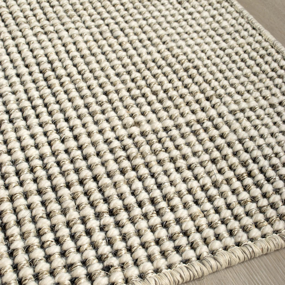 H.C. Tæpper Riva tæppe i Marble White – miljøbillede