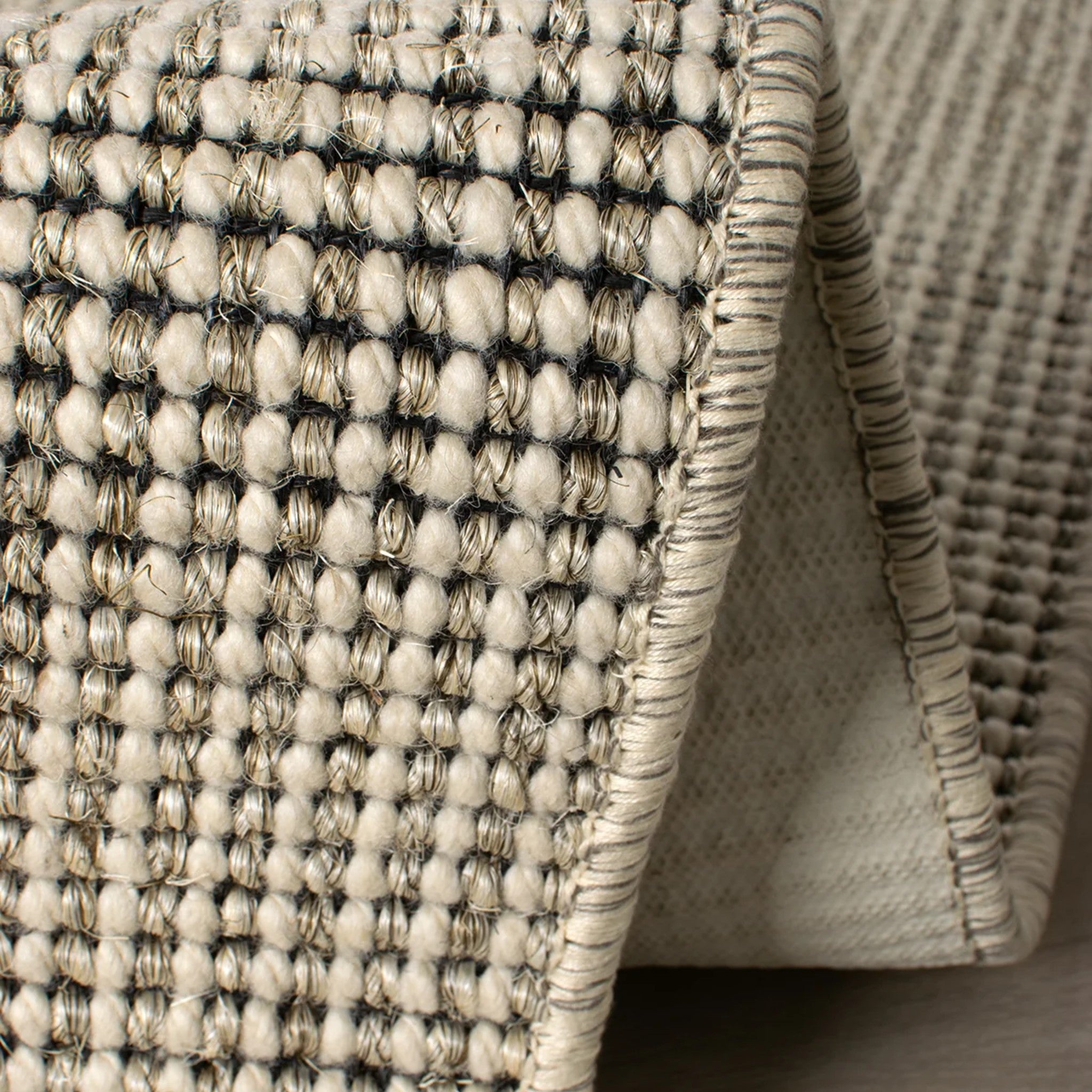 H.C. Tæpper Riva tæppe i Marble White – miljøbillede