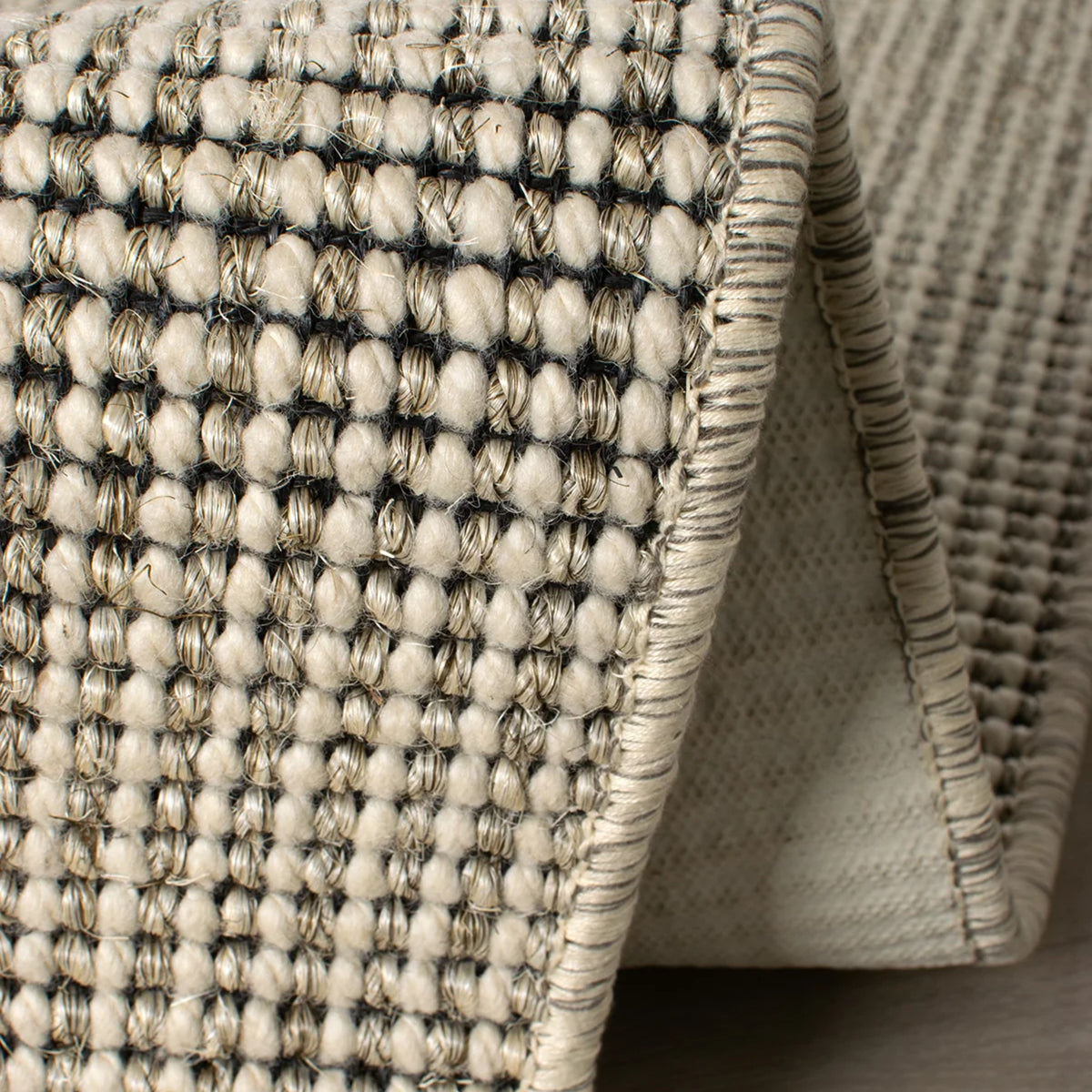 H.C. Tæpper Riva tæppe i Marble White – miljøbillede
