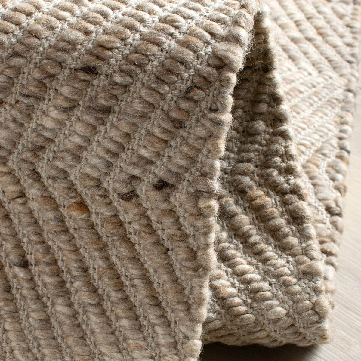 H.C. Tæpper Ystad tæppe i Natural Beige Mix – miljøbillede