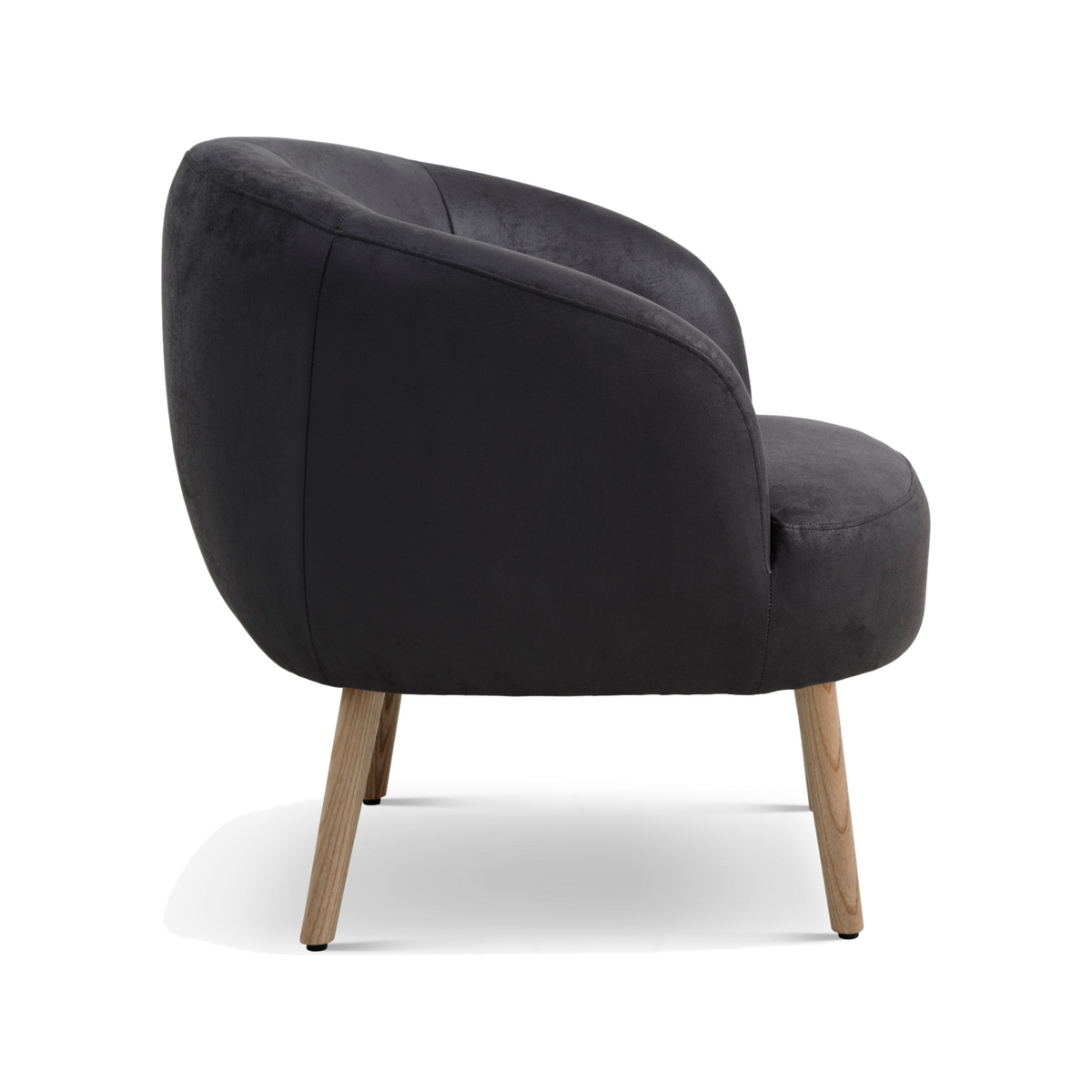 Lexpo Conrad loungestol i Black microfiberlæder med natur træstel