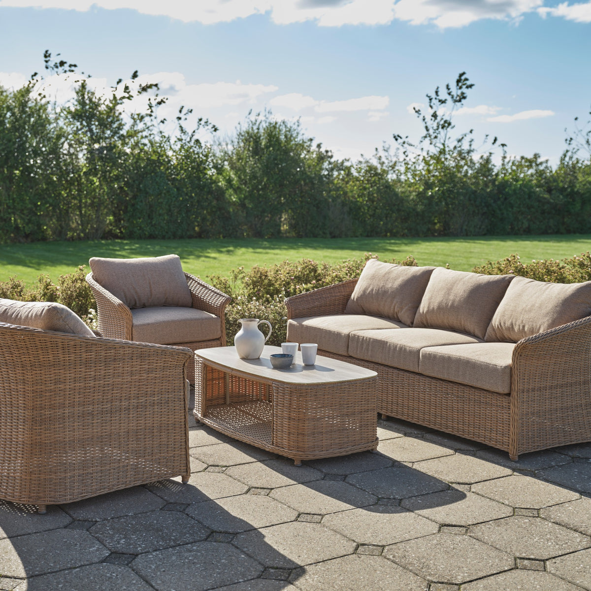 Lexpo Madeira loungesæt i natur polyrattan på terrasse