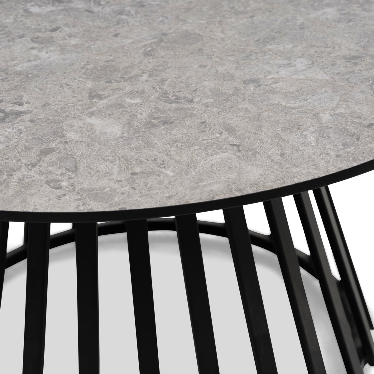 Lexpo Samos sofabord, detalje af terrazzo-bordplade og sort metalstel