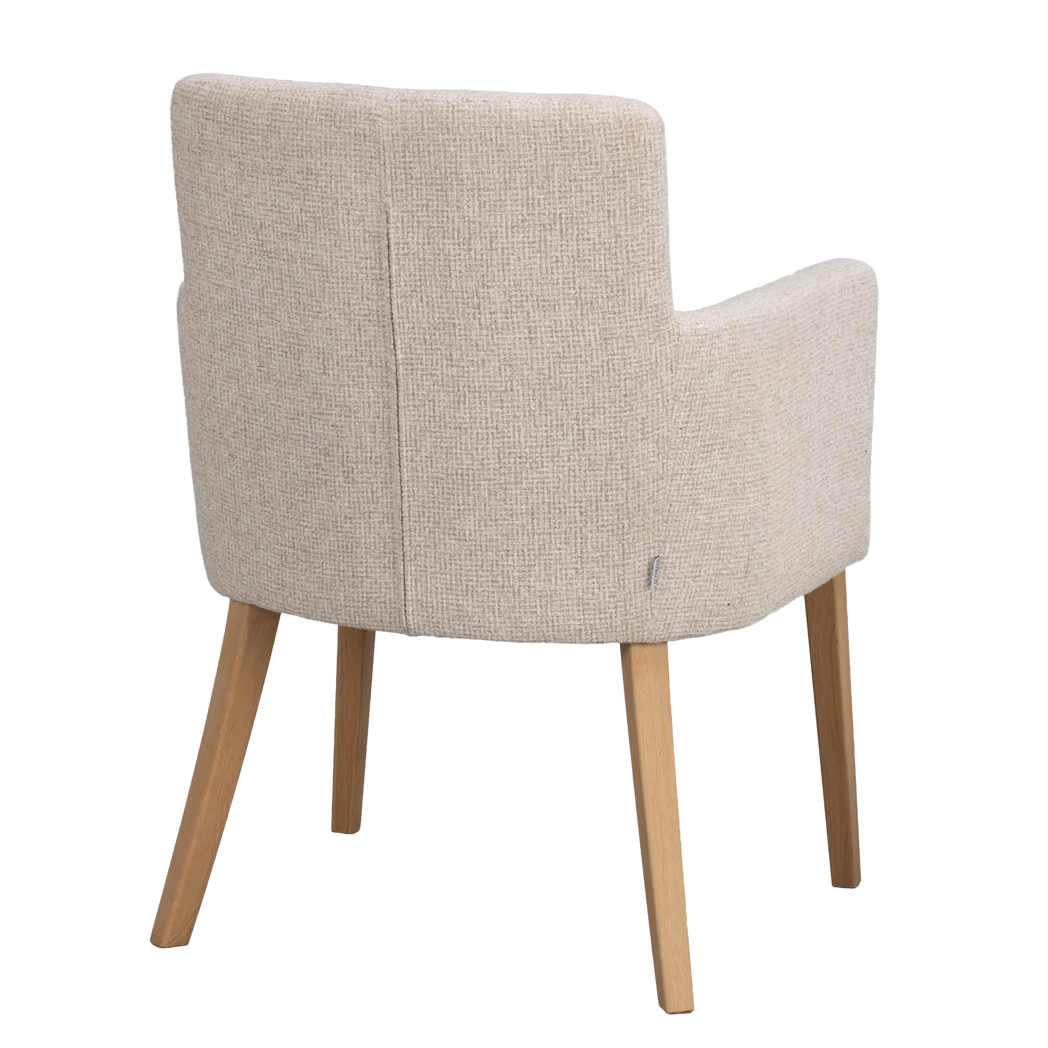 Rowico Hudson spisebordsstol i lys beige og naturlakeret eg, set bagfra