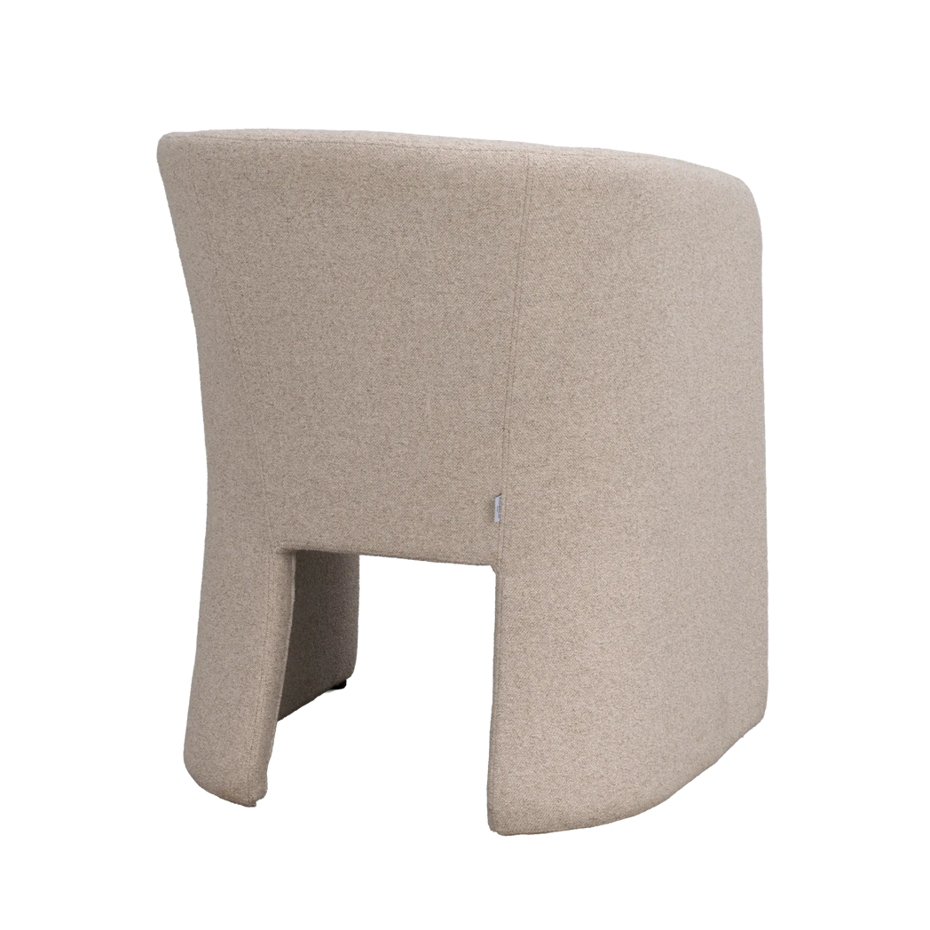 Rowico Jessup spisebordsstol i beige bouclé-look stof, set skråt bagfra